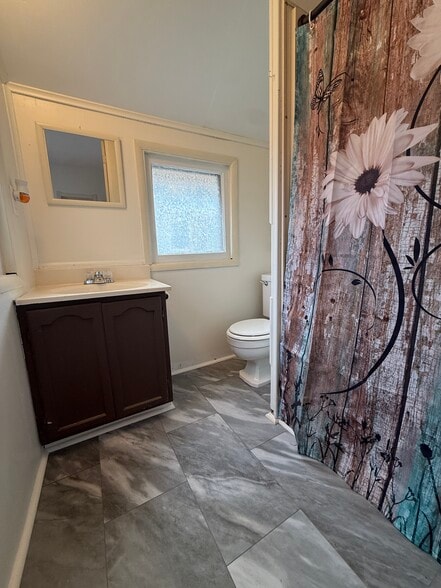 Master bathroom with new floors - 428 S Main St