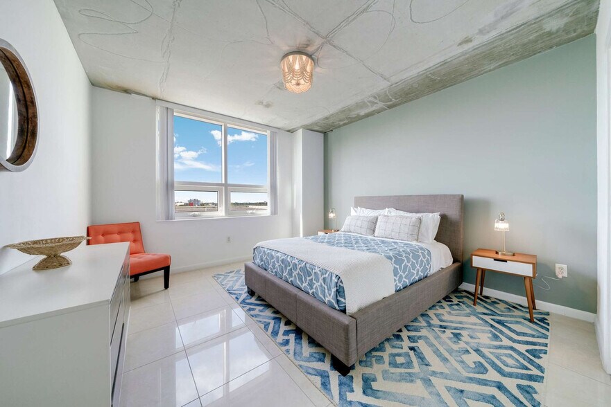 Building Photo - 3250 NE 1st Ave