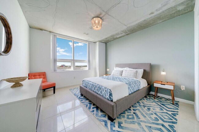 Building Photo - 3250 NE 1st Ave