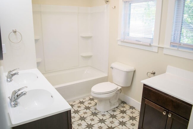 Building Photo - 209 Buffalo St