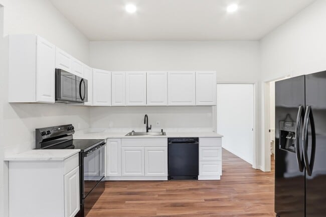 Building Photo - 69 N Tucker St