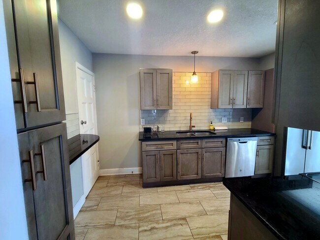 Building Photo - 5830 Paseo Blvd