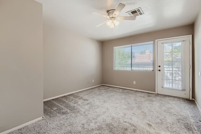Building Photo - Townhome for Rent
