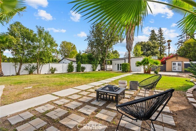 Building Photo - 23036 Burbank Blvd