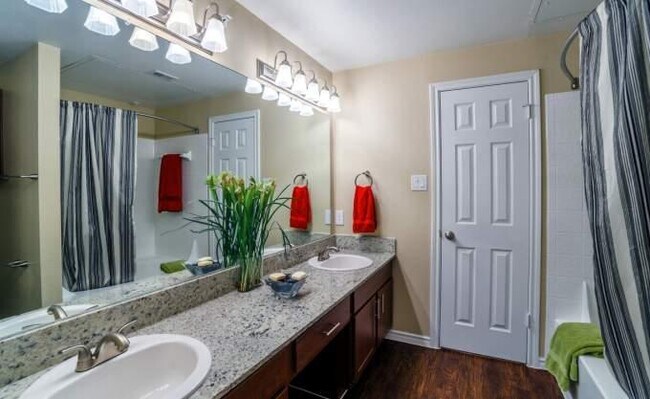 Building Photo - 2 bedroom in Dallas TX 75287