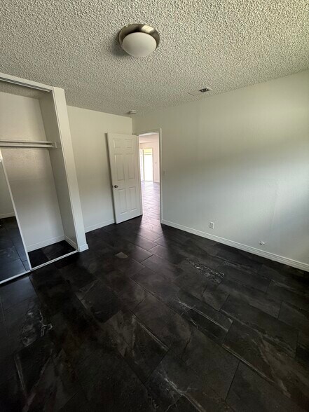 Building Photo - 1167 E Nocta St