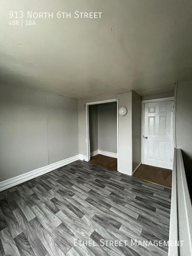 Building Photo - 913 N 6th St