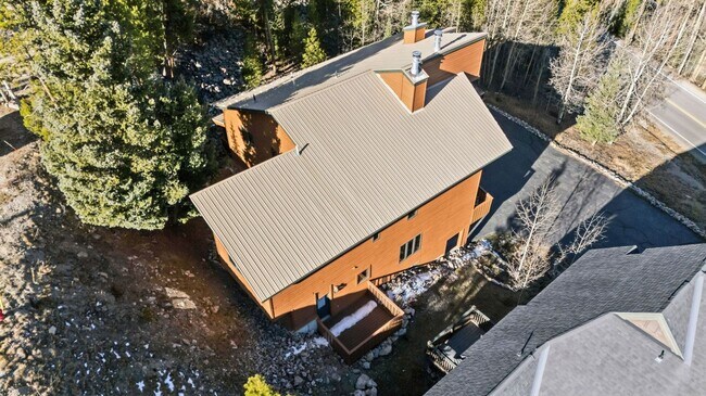 Building Photo - Breck 3-bedroom home with views! 12 month lease!