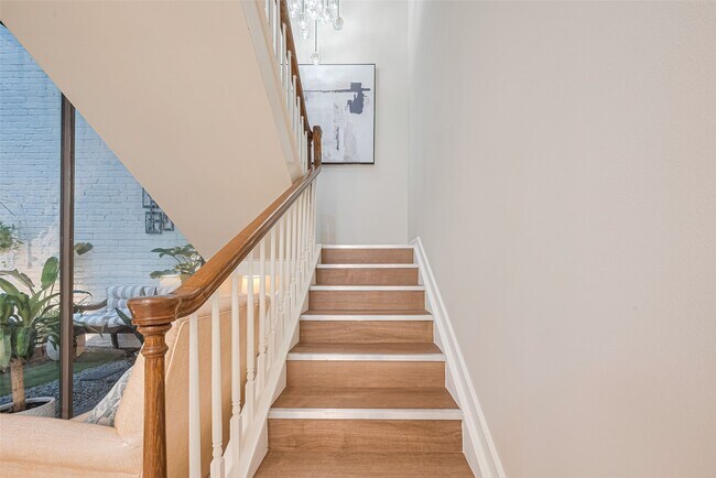 Building Photo - 3 River Hollow Ln