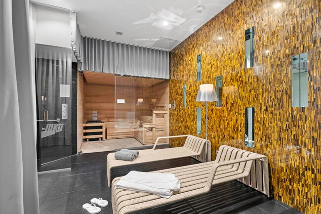 Building Photo - 2000 Metropica Wy