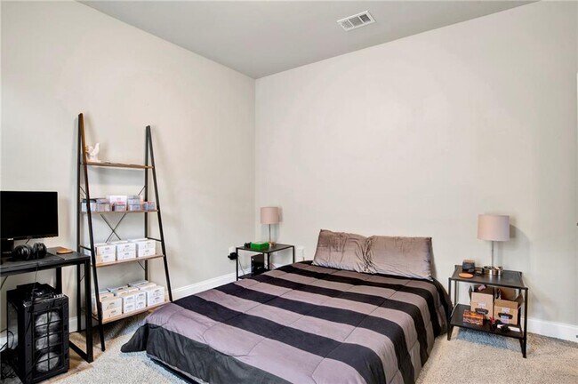 Building Photo - 32309 Calder Ct