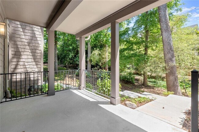 Building Photo - 459 Atlanta Country Club Dr