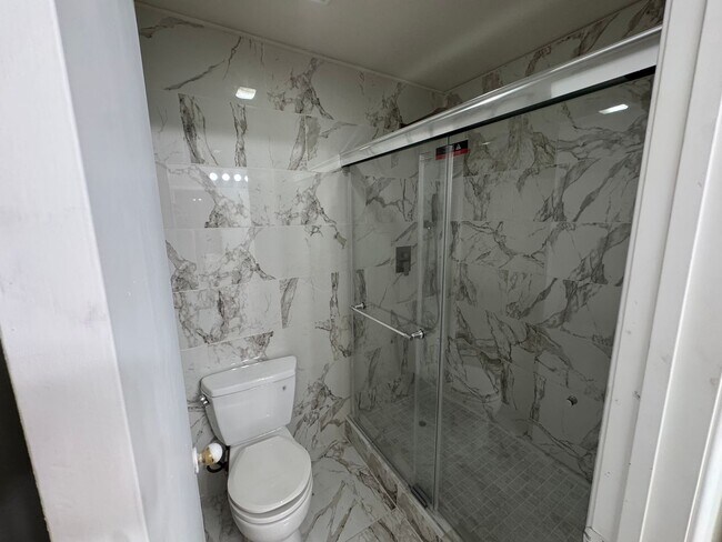 Building Photo - 1423 Portofino Dr