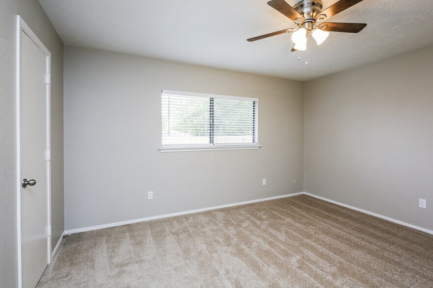 Building Photo - 3306 Seaboard Dr