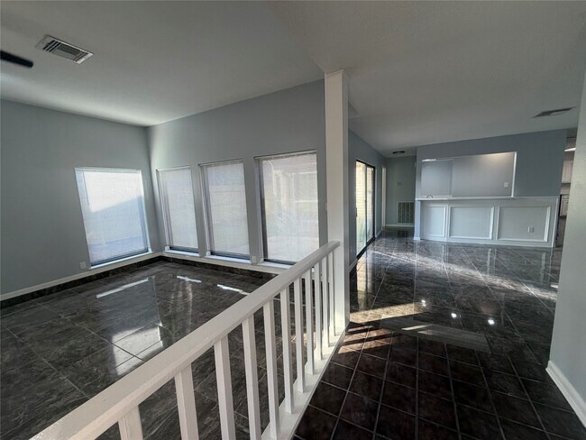 Building Photo - 15306 La Paloma Dr