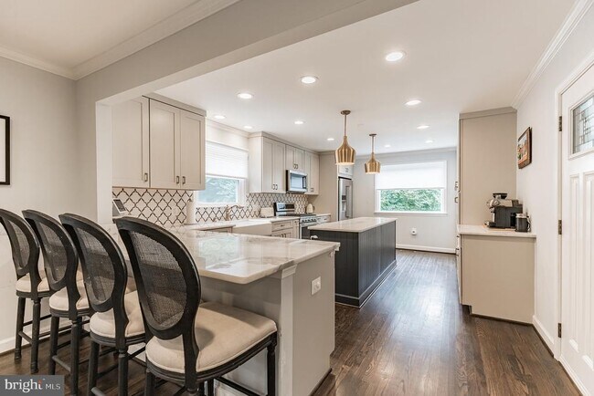 Building Photo - 9911 Barnsbury Ct