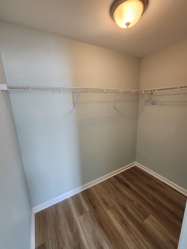 Building Photo - 3639 White Wing Cir