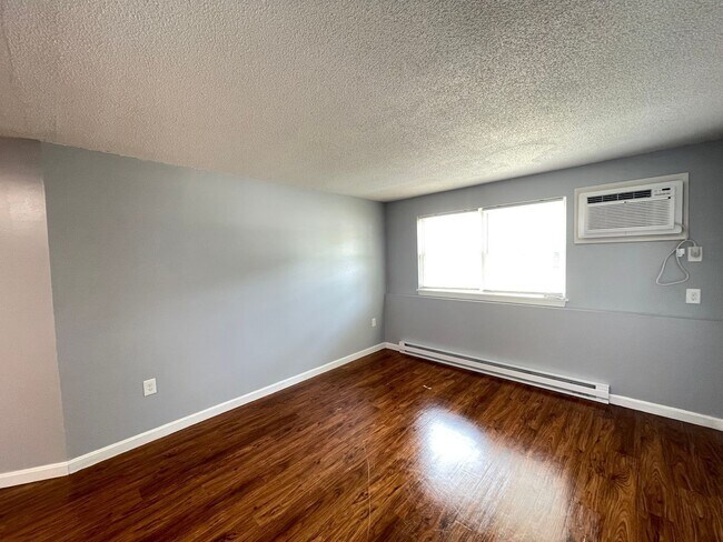 Building Photo - 179 Loudon Rd