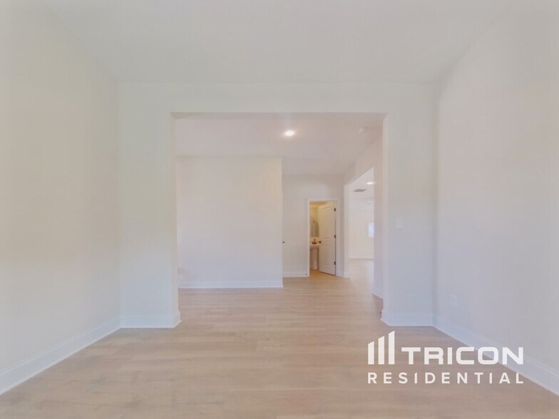 Building Photo - 412 Cantrell Dr