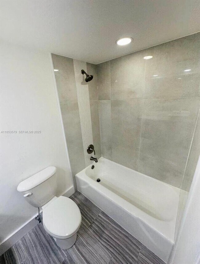 Building Photo - 2940 N Course Dr