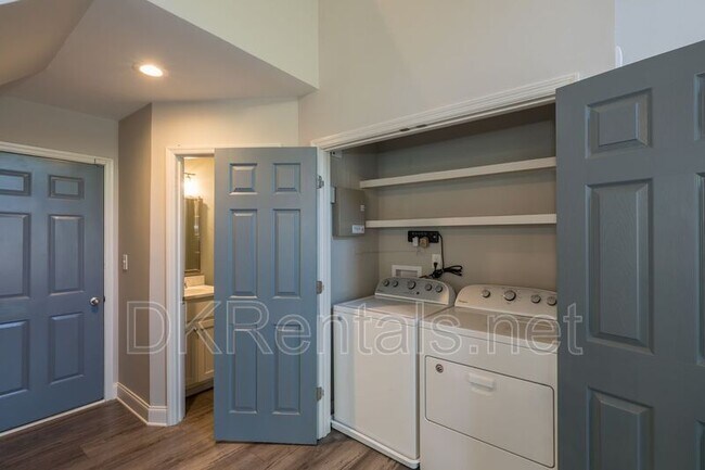 Building Photo - 898 Halston Ct