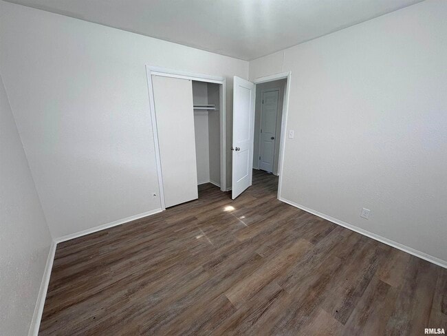 Building Photo - 1523 N Pierson Ave