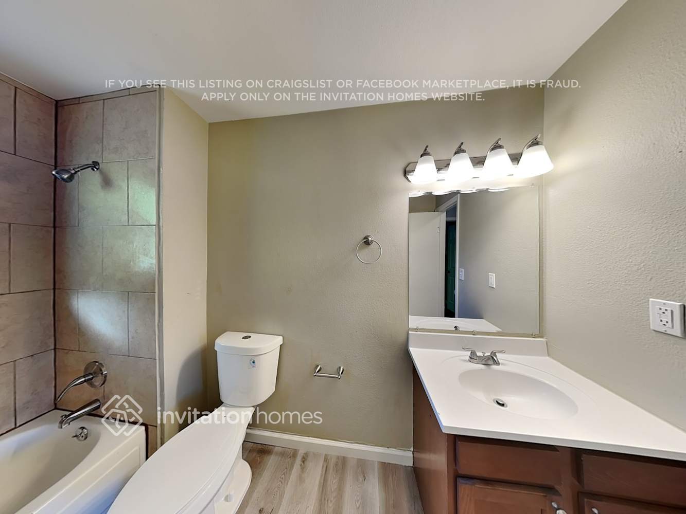 Building Photo - 16692 E Gunnison Pl