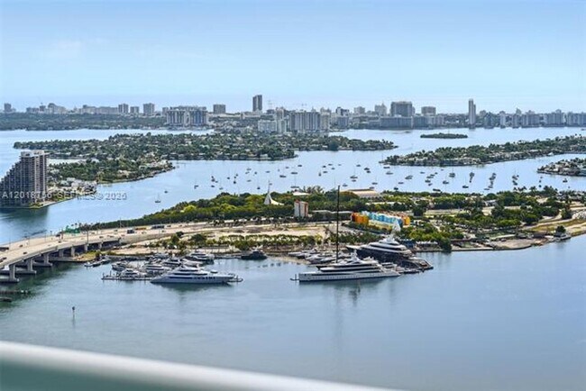 Building Photo - 900 Biscayne Blvd