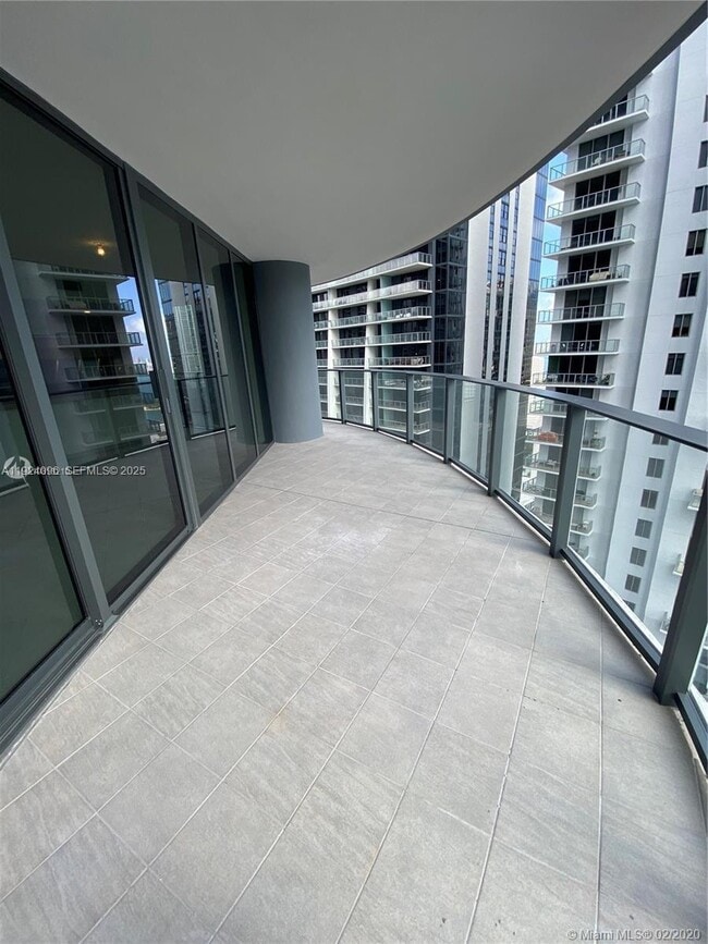 Building Photo - 1000 Brickell Plaza
