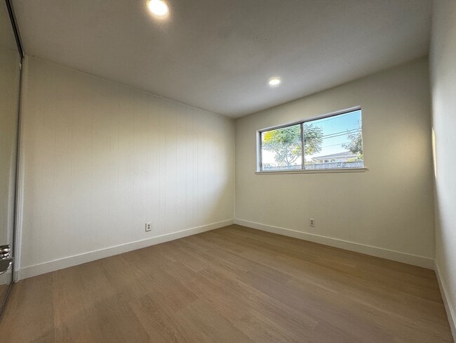 Building Photo - 7021 Betty Dr