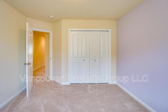 Building Photo - 2733 S Red Tail Loop