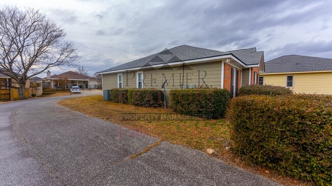 Building Photo - 7039 Stoneybrook Dr