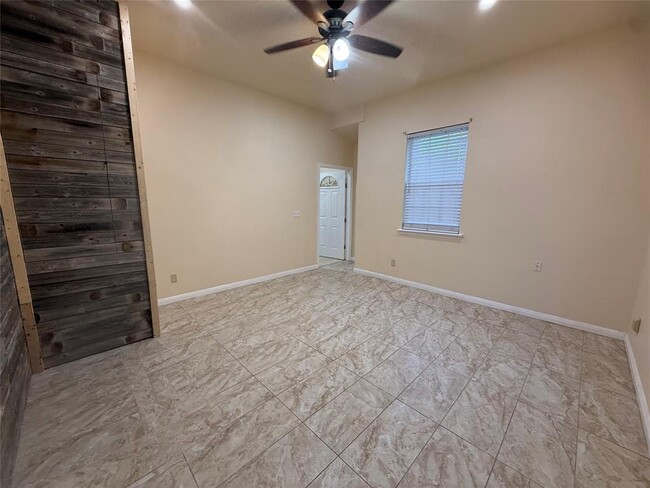 Building Photo - 975 State Hwy 95