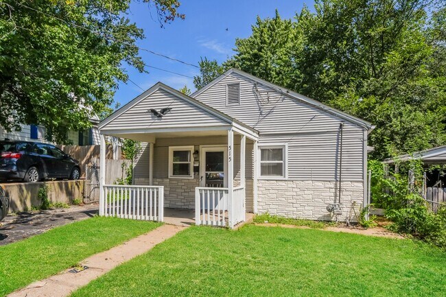 Building Photo - 515 Chambers Rd