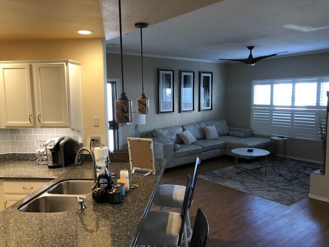 Building Photo - 1975 Blooming Hills Dr