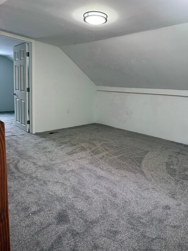 Building Photo - 157 S Laurel St