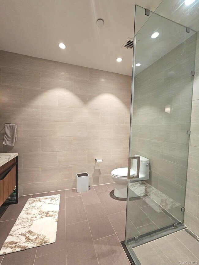 Building Photo - 133-27 39th Ave