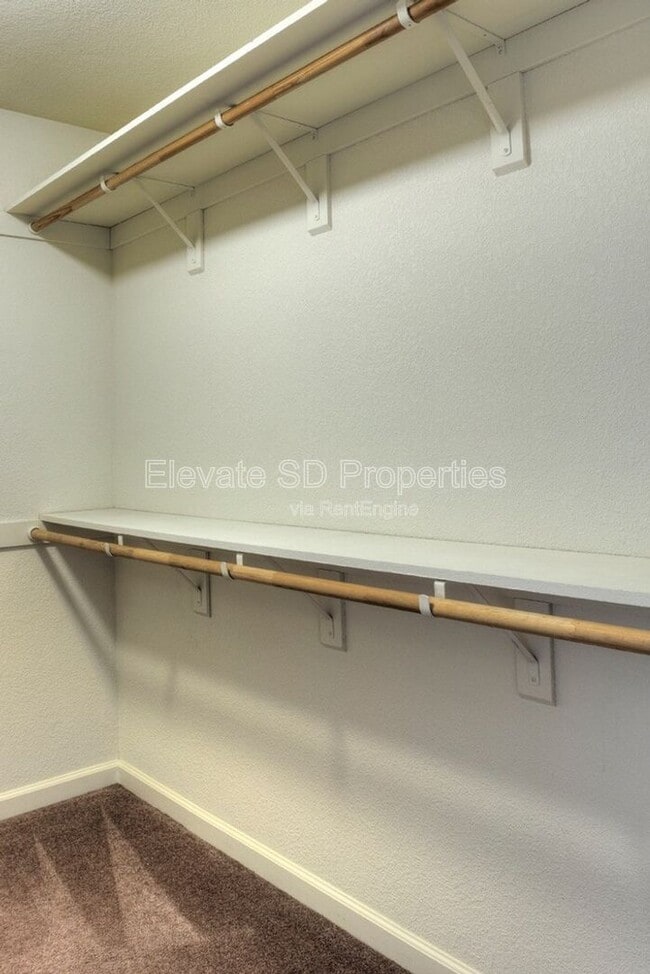 Building Photo - 2836 Grove Way