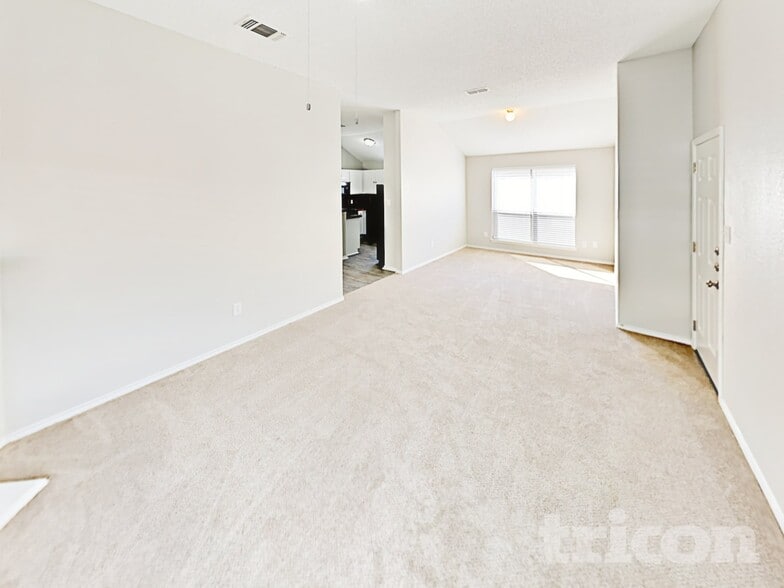 Building Photo - 10525 Flamewood Dr