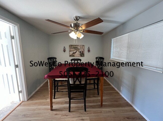 Building Photo - Beautiful Furnished Property; Three Bedroo...