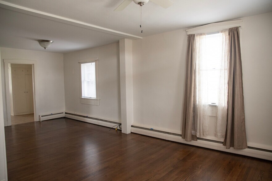 Building Photo - 1366 Lititz Rd