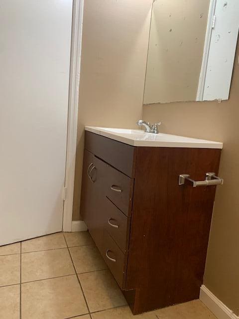 Building Photo - 4995 Gold Pointe Dr