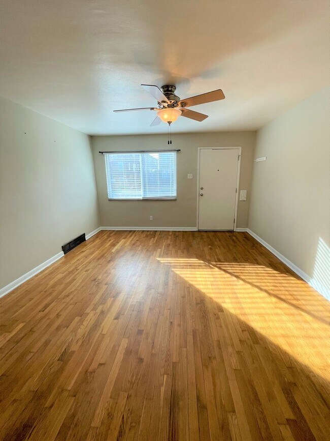 Building Photo - Clayton Ave (6521-23)