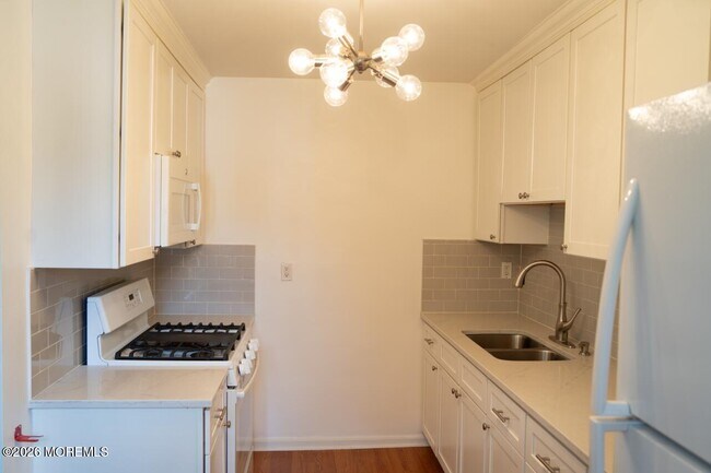 Building Photo - 142 South St