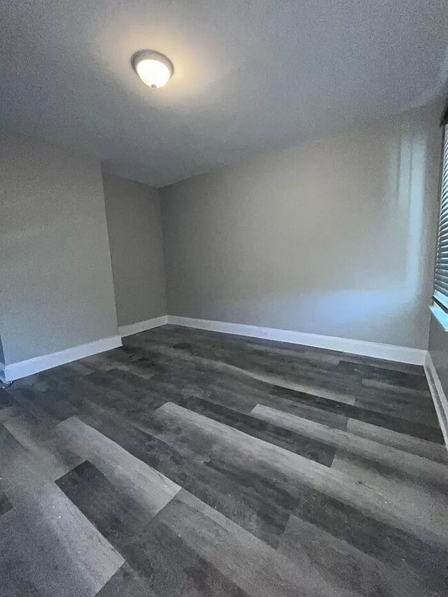 Building Photo - 3 Bedroom Detached Home