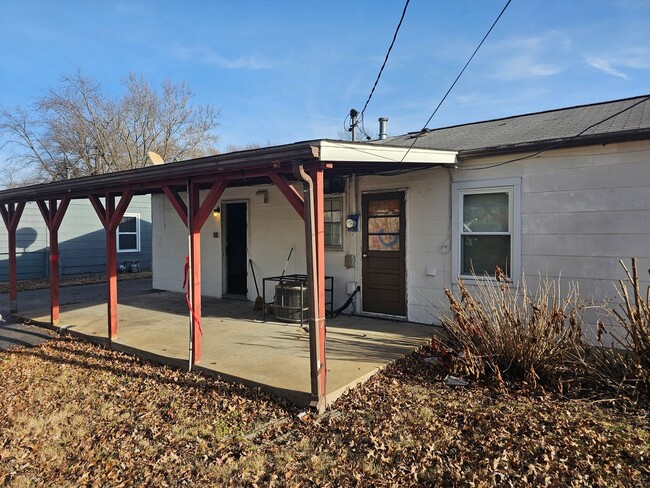 Building Photo - Nice 3BD/1BA