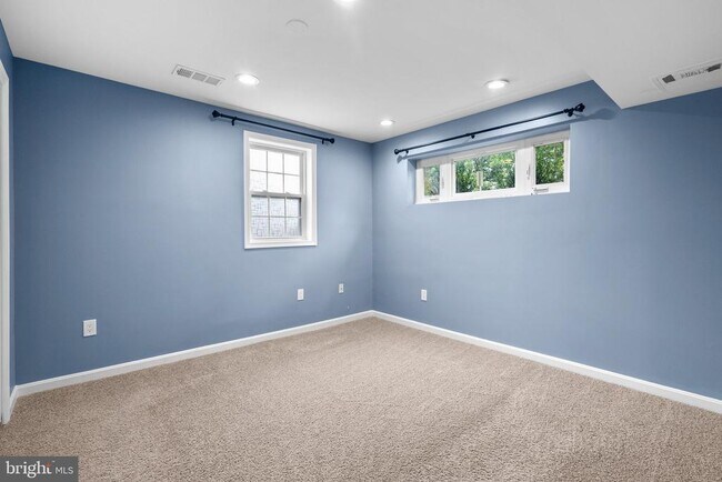 Building Photo - 3331 Spring Ln