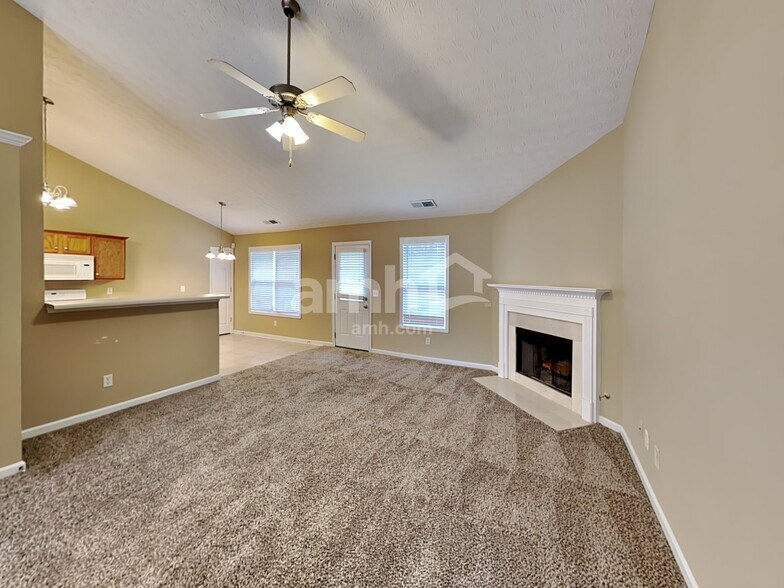 Building Photo - 123 W Skyline Vw