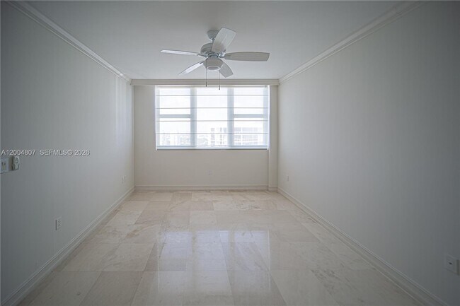 Building Photo - 20201 E Country Club Dr