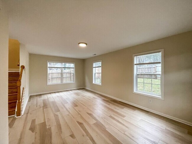 Building Photo - 101 Telfare Ln